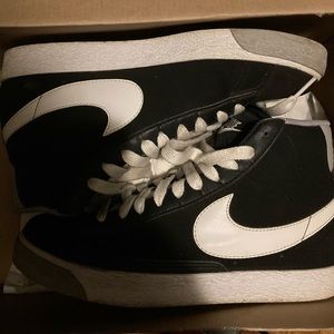 Nike Blazer size 6
